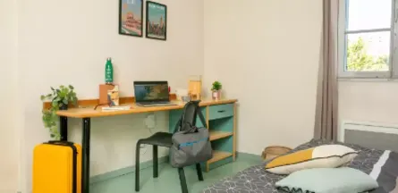 Résidence : Residence Paul Claudel