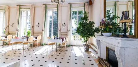 Résidence : Residence Services Carina