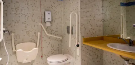 Résidence : Fondation Rothschild Maison de Retraite et Gériatr