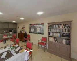 Résidence : EHPAD Maisons de Famille la Roseraie
