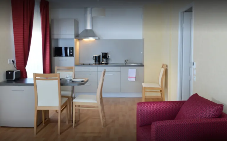 Image Résidence - 4 : L'hermine Blanche