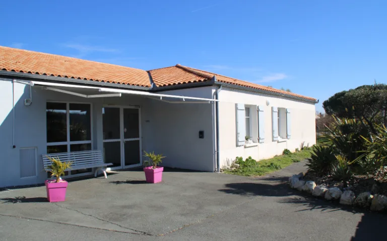 Image Résidence - 1 : La Maison du Pays de Saint-Romain-De-Benet