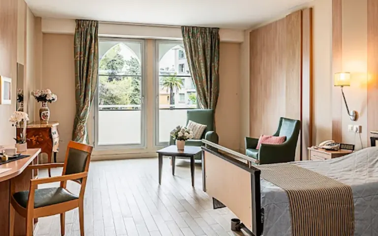 Image Résidence - 2 : Château des Ollieres