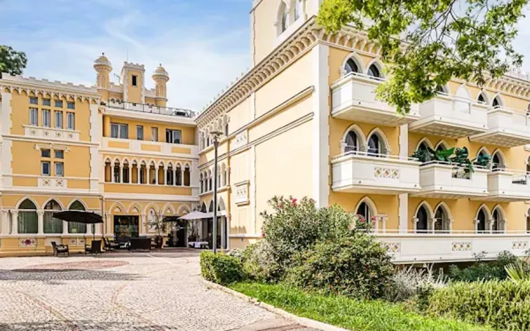 Image Résidence - 2 : Château des Ollieres