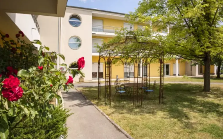 Image Résidence - 3 : EHPAD la Combe Saint-Victor