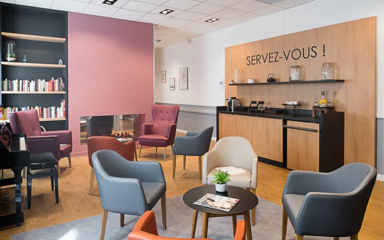 Image Résidence - 2 : Korian Magenta