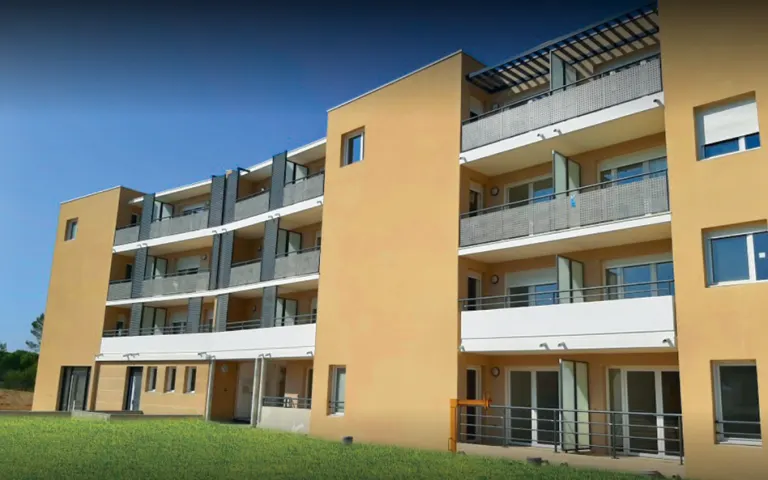 Image Résidence - 2 : Villeneuve-Lès-Avignon -  la Garance