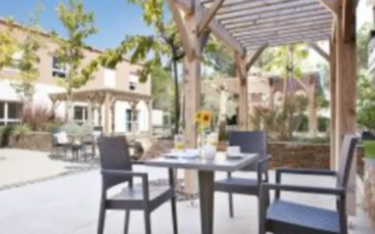 Image Résidence - 1 : Le Grand Jardin au Lavandou