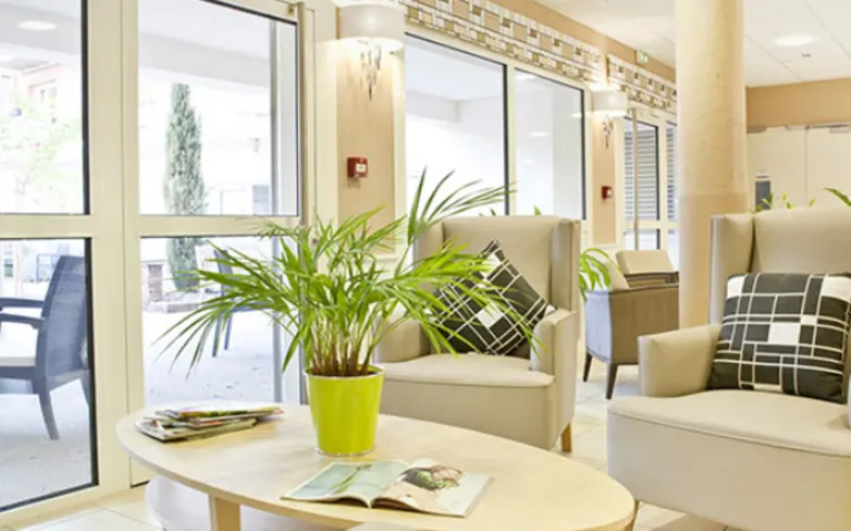 Image Résidence - 4 : Le Grand Jardin au Lavandou