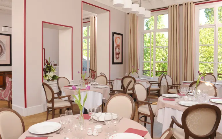 Image Résidence - 1 : Maison de Famille Château de Chambourcy