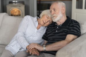 Comprendre le coût d’un accueil de jour Alzheimer Tarifs, aides financières et solutions pour alléger la facture