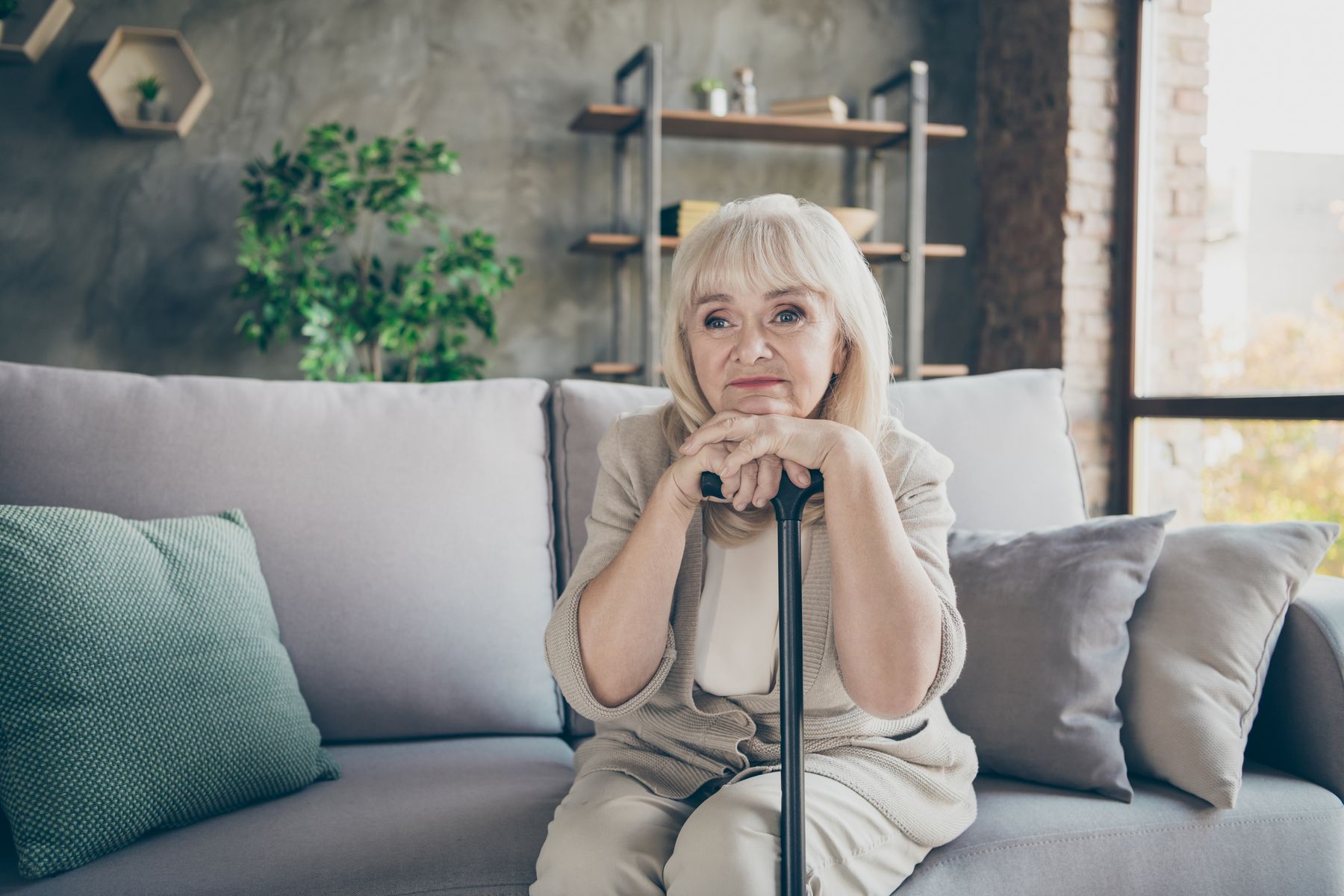 Isolement social comment freiner le repli sur soi des personnes âgées