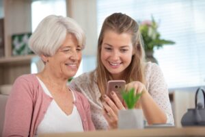 Doit on payer la maison de retraite de ses parents si on perçoit l’AAH