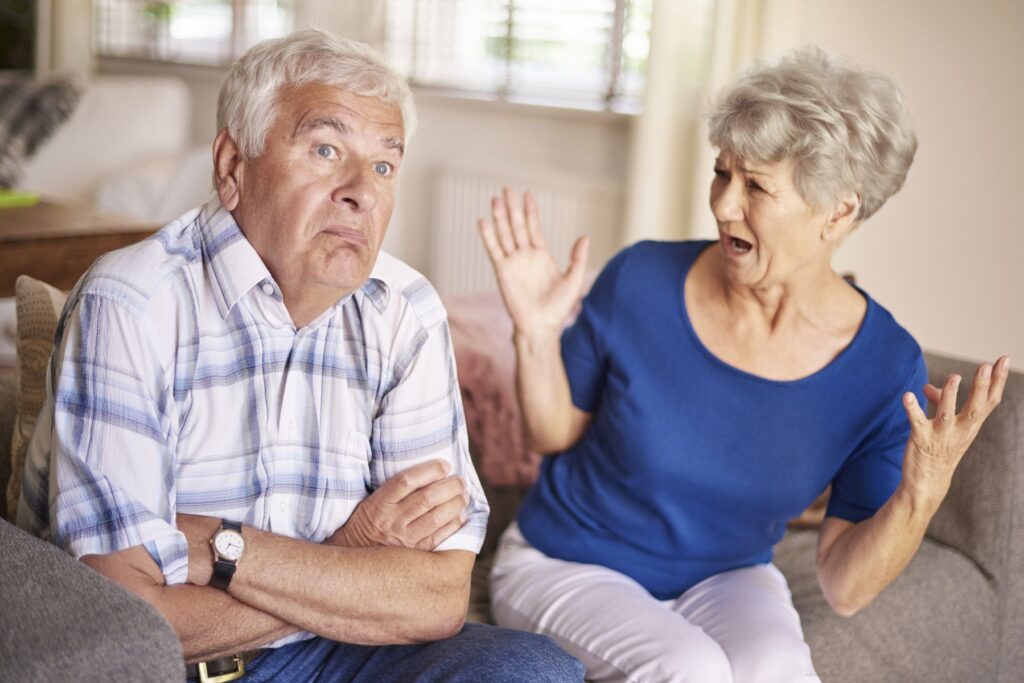 senior refusant de l'aide