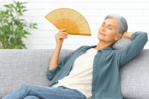 Comment préparer un hébergement temporaire pour les seniors en cas de canicule