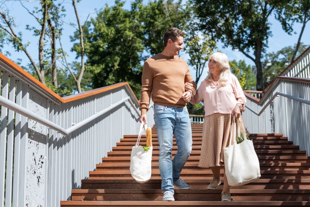 Accompagnement du senior pour les courses pendant la canicule