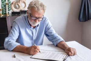 Livret d’accueil en résidence autonomie : comment le lire (et ce qu’il peut vous apprendre avant de signer)