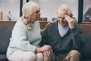 Alzheimer : comment stimuler votre proche sans l’épuiser ? 3 erreurs à éviter