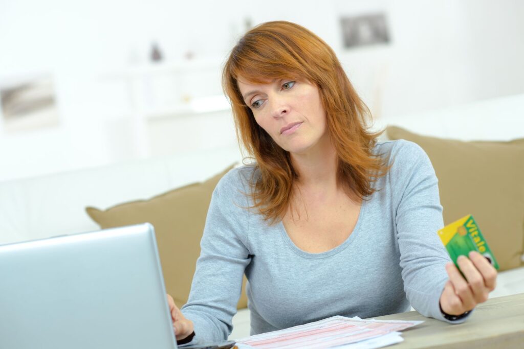 carte vitale pour le dossier d'admission en EHPAD en ligne