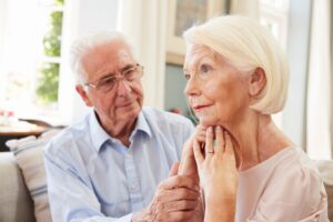 Burn-out, chutes, déprime… Ce que la maison de repos peut vraiment changer pour un senior épuisé