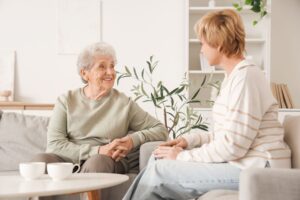 Pas de place en EHPAD temporaire ? Voici les solutions pour organiser un relais d’été
