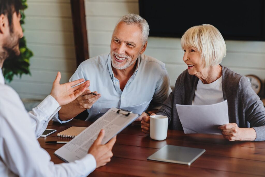 Seniors qui sollicitent les dispositifs officiels et les relais locaux