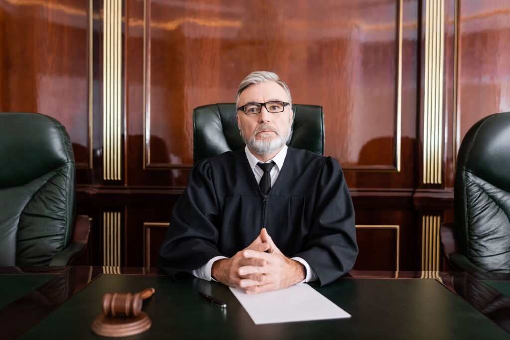 Juge des affaires familiales qui rend son verdict