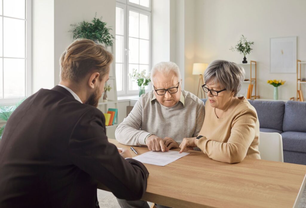Seniors en rendez-vous avec un CLIC