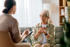 Les 5 questions à poser à la direction d’un EHPAD (et qu’on oublie presque toujours)