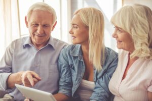 Psychologie 7 conseils pour réussir à amener une personne âgée réfractaire à entrer en EHPAD