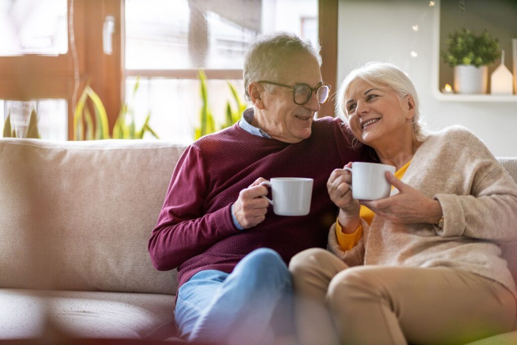 Seniors qui restent chez eux grâce à l'APA