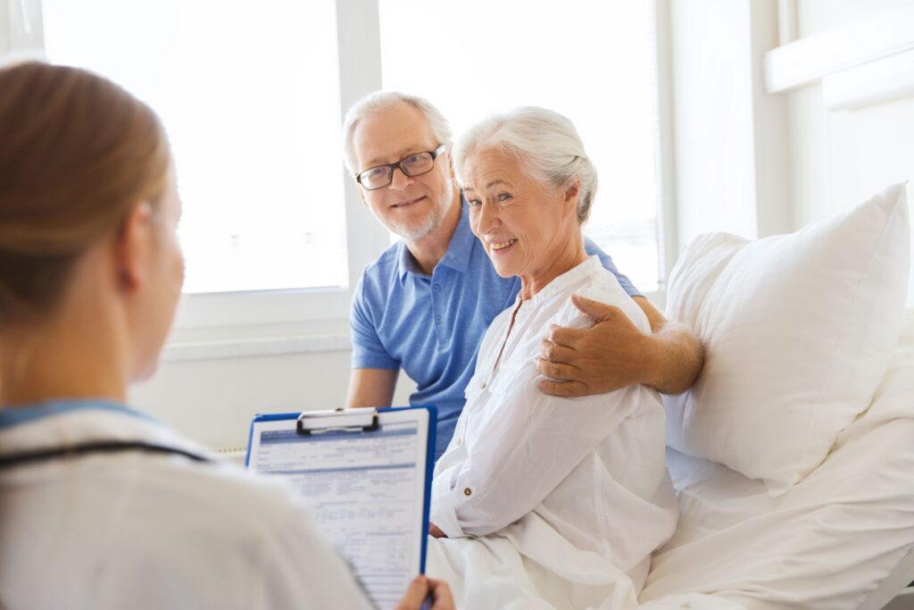 seniors découvrant la cotation médicale en soins palliatifs