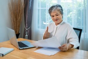 Voici comment faire une réclamation de trop-payé en EHPAD en 5 étapes