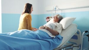 Comment meurt-on de la maladie de Parkinson ? Évolution et conseils 