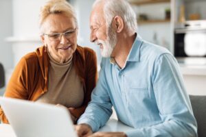 Guide pratique pour entrer en EHPAD toutes les réponses sur l’âge, le dossier, les délais, les aides et les conditions