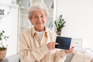 Comment se passe l’installation de la téléassistance au domicile des personnes âgées