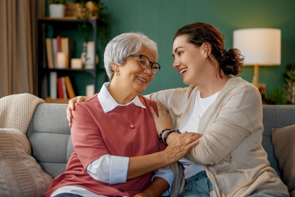 senior discutant un mandat de protection future avec sa fille