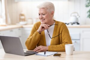 UHR en EHPAD guide complet 2025 pour trouver une place, comprendre les coûts et réussir l’admission