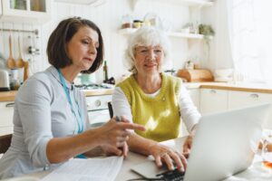 Tarif d’une UHR en EHPAD coûts réels, reste à charge et aides financières possibles en 2025
