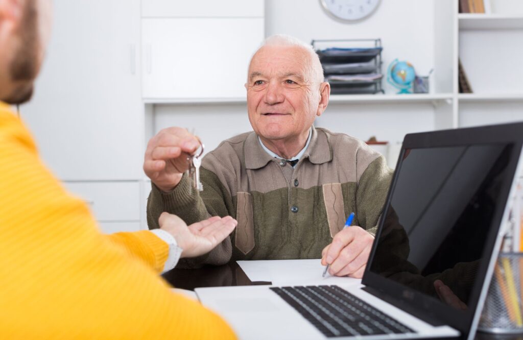 Senior qui met son domicile en location pour financer un EHPAD