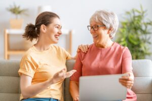 EHPAD et maladies chroniques Parkinson, cancer, handicap… quand l’entrée en maison de retraite devient-elle nécessaire