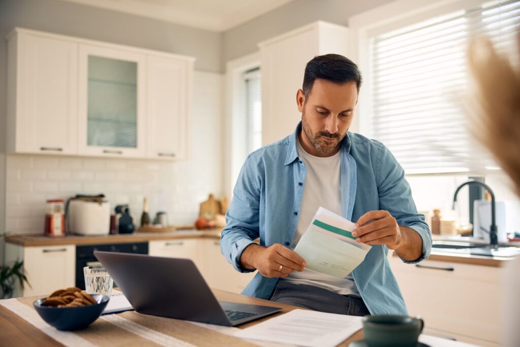 Adulte qui aide financièrement ses ascendants en EHPAD dans le besoin