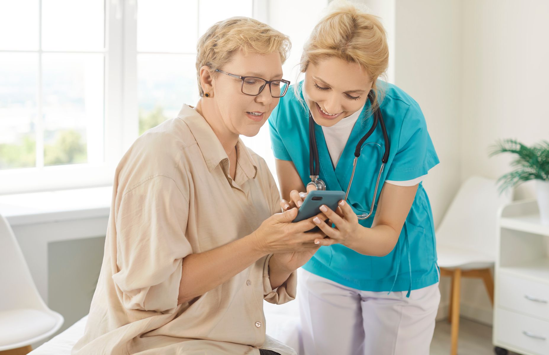 Auxiliaire de vie de nuit rôle, tâches possibles, limites légales et tarif horaire