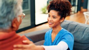 Garde de nuit pour une personne Alzheimer besoins spécifiques, solutions et aides disponibles 2