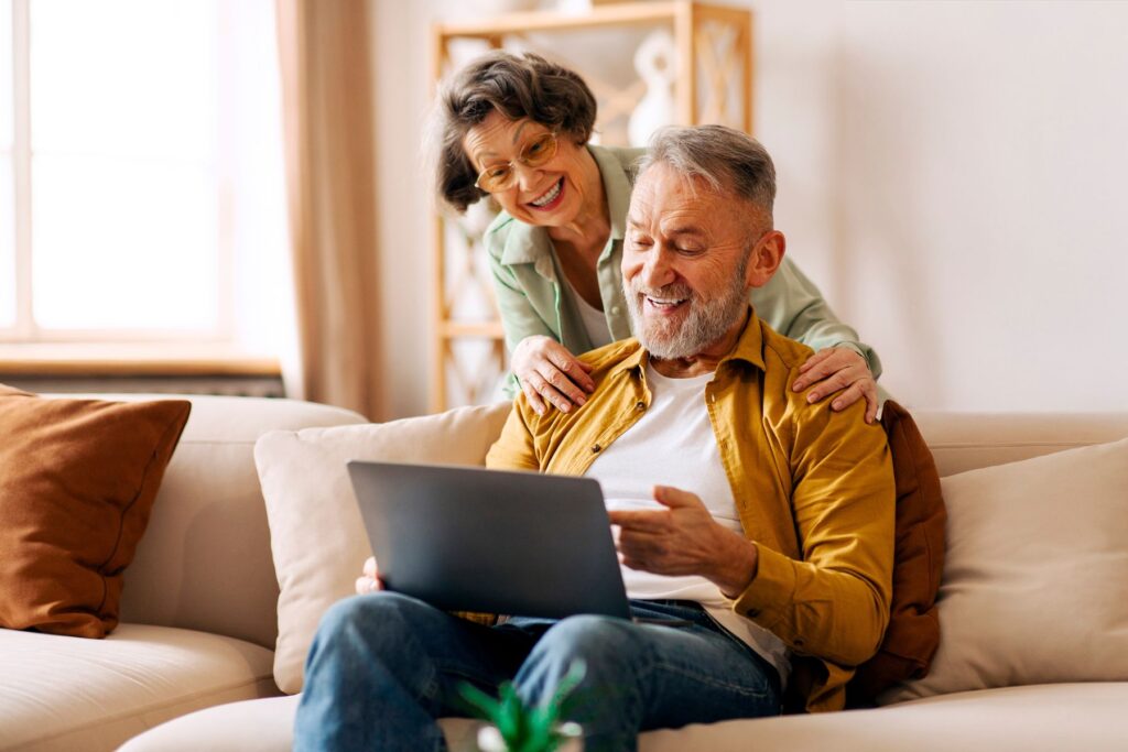 seniors suivant les démarches pour un changement d'ehpad