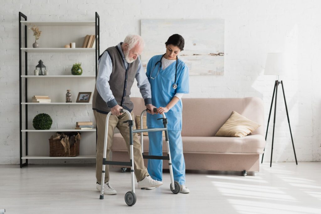 Senior en EHPAD en alternative à l'accueil de jour