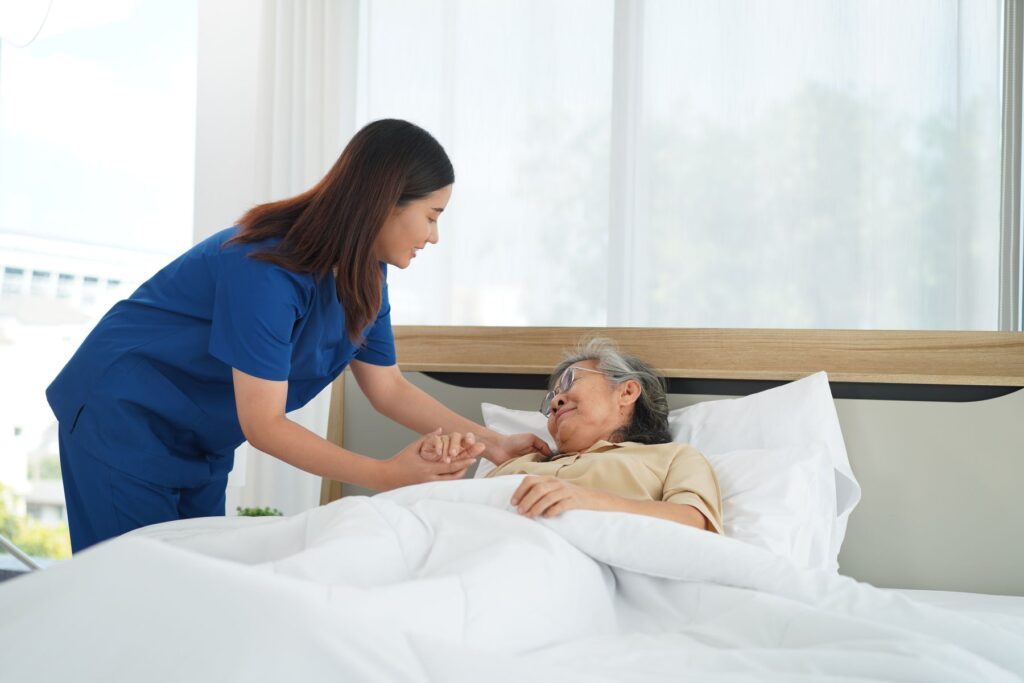 Senior qui bénéficie d'un accompagnement en PASA de nuit