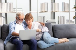 Tarifs résidences seniors : les écarts de 800 € à 3 500 € par région expliqués