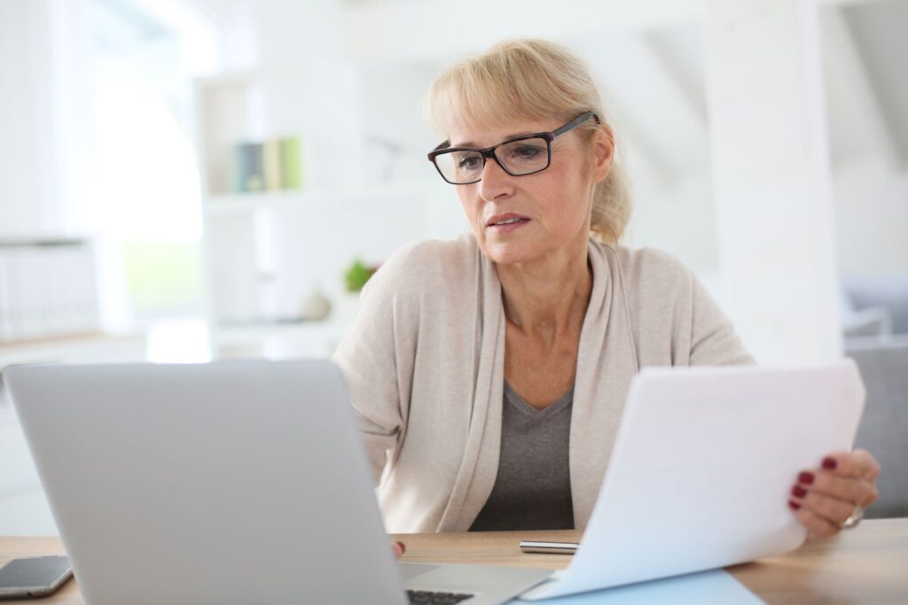 Senior sur liste d'attente pour un EHPAD
