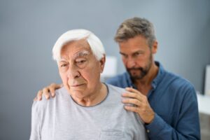 Alzheimer : les 4 questions qui changent tout pour le stade et le placement